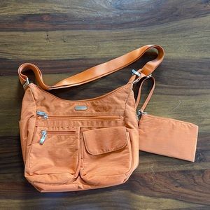 Baggallini “Anywhere” Hobo in ORANGE! Excellent used condition.